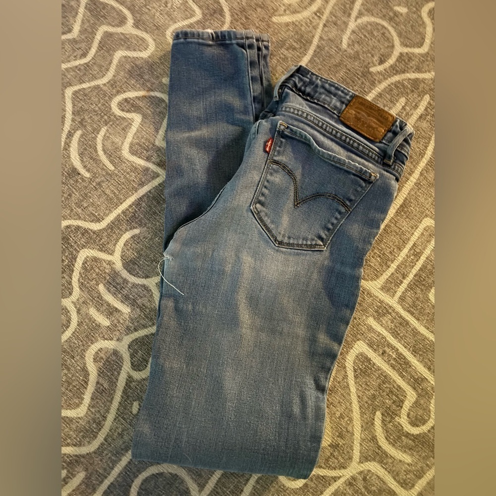 Levi’s 711 skinny long jeans 27-read description!